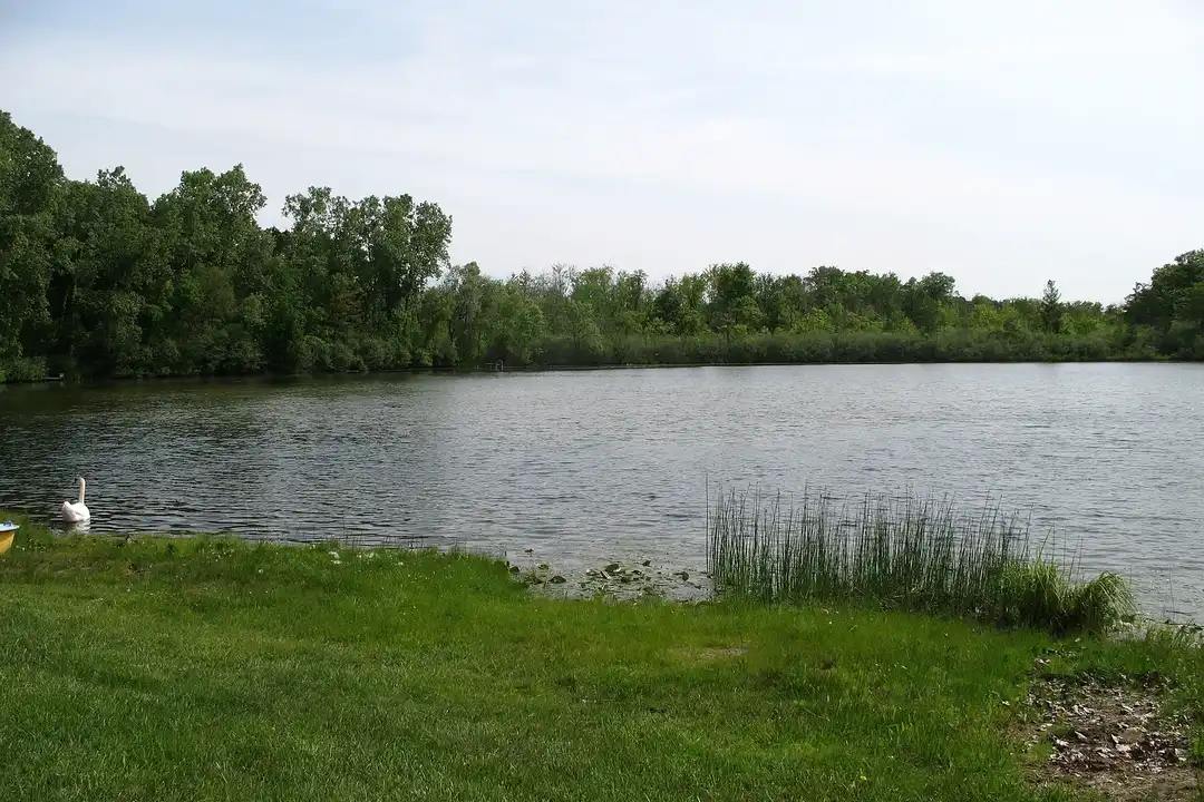 Hawk Lake Apartments – photo 1 of 3