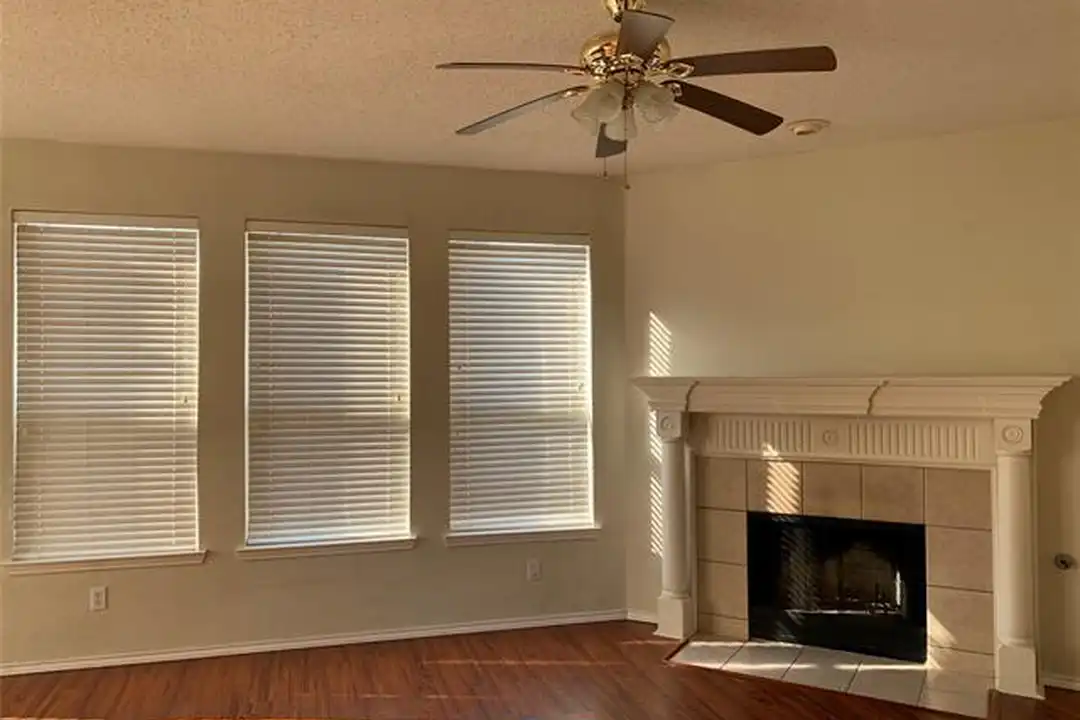 3633 Kimble Dr - View 3