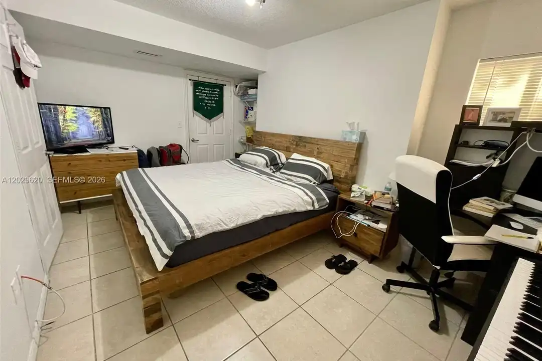 2475 NW 16th St Rd unit 215 - More