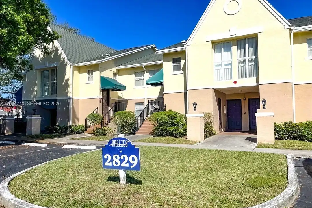 2829 N Course Dr #104 - View 5
