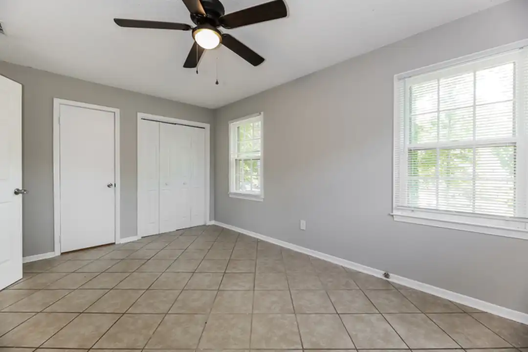 107 Windsor St - More