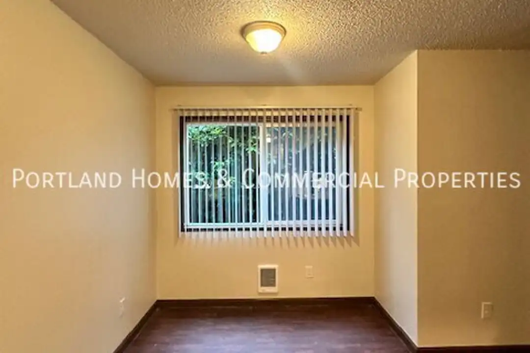 15774 SE Division St - View 4
