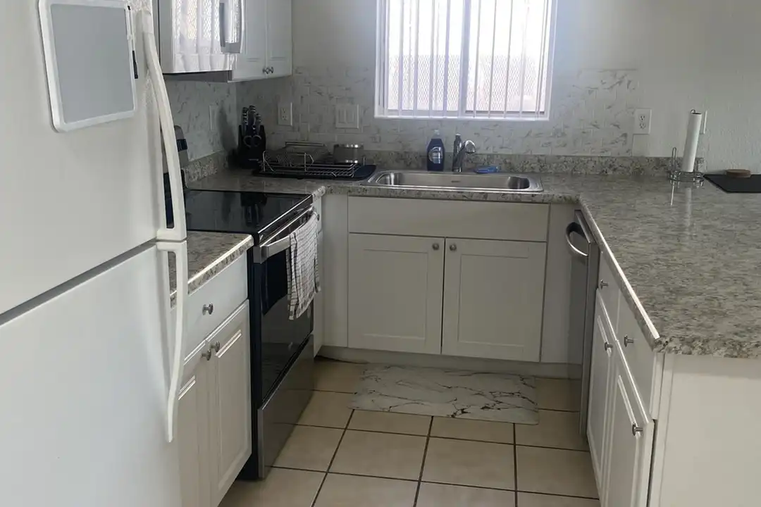 Apartment in Las Vegas - View 5
