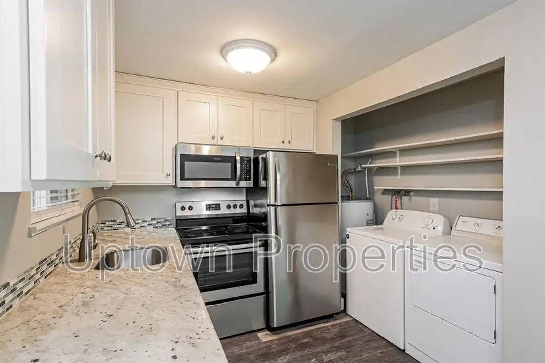 5011 SW Beaverton Hillsdale Hwy unit A - Więcej