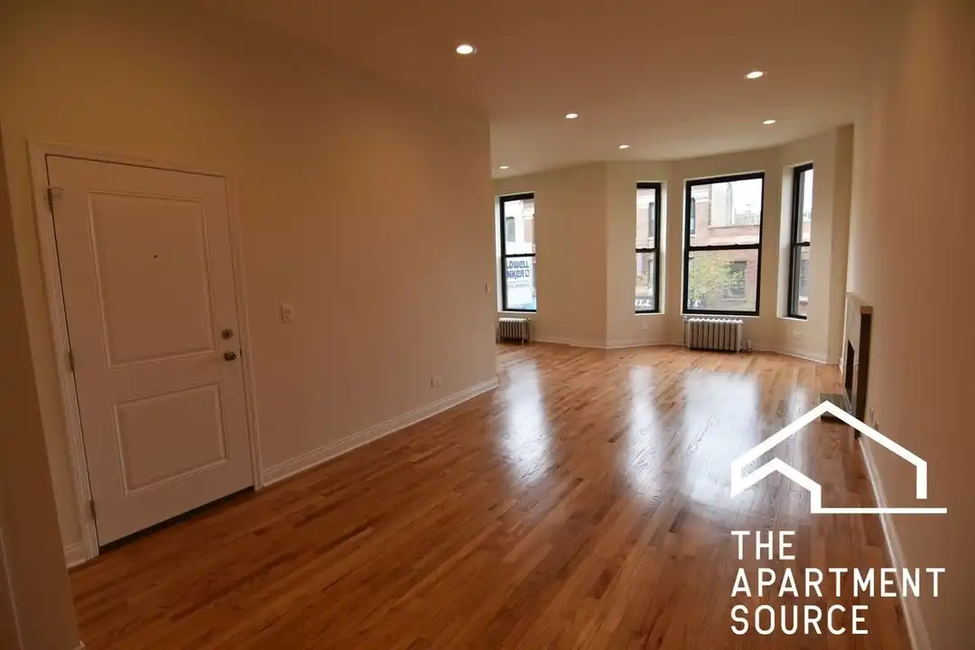 908 W Belmont Ave unit 2 - View 4