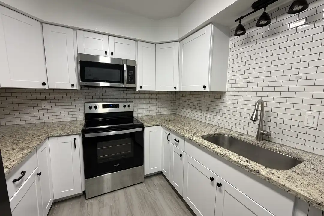 149 Oak Grove Dr - More