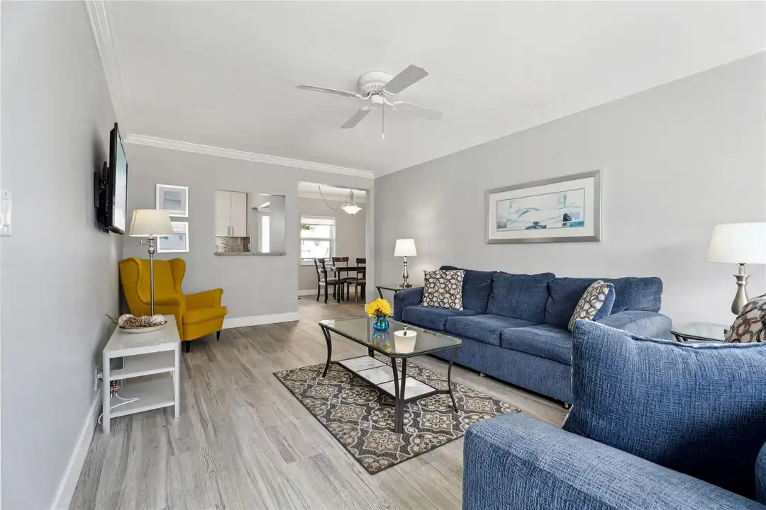 315 Van Buren St unit 205b - View 4