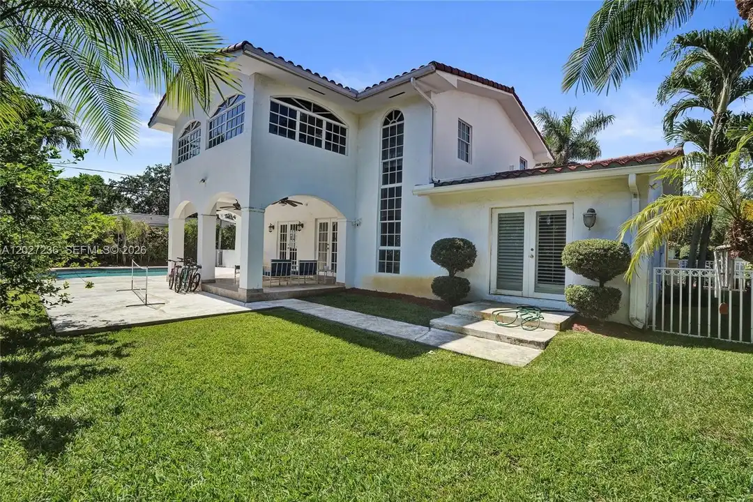 1534 Palancia Ave - View 4