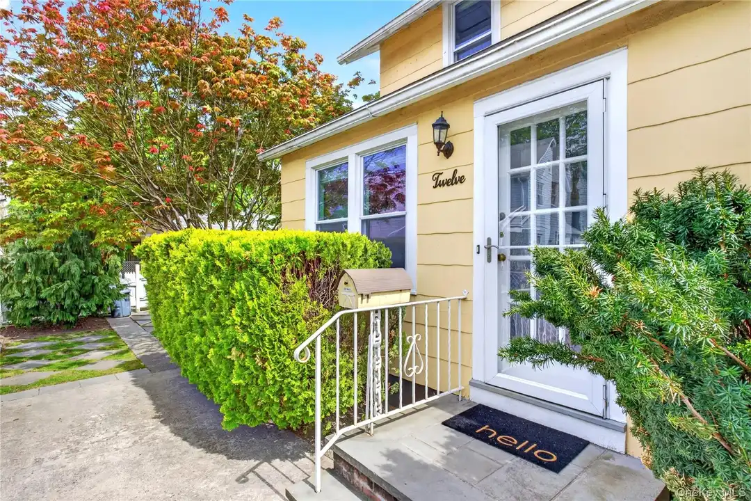 12 Smull Pl – photo 1 of 25