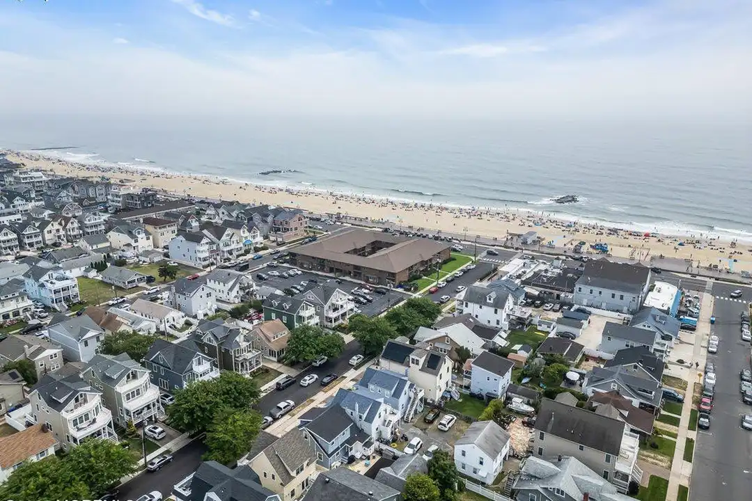 1501 Ocean Ave N #B9 – photo 1 of 27
