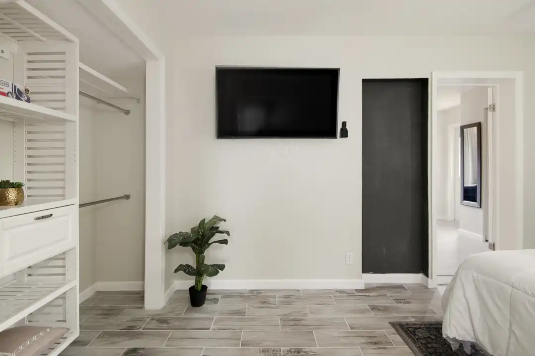4303 Walis Pl - View 2