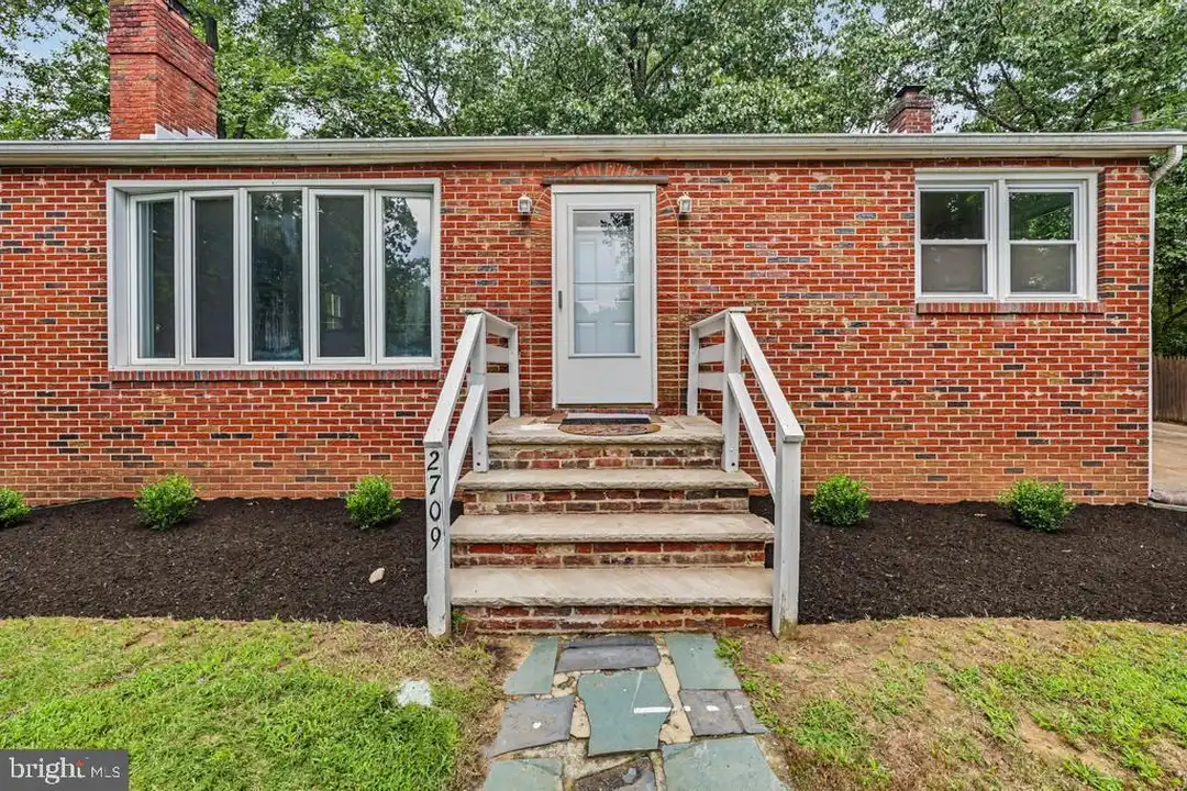 2709 Creek Rd – photo 1 of 53