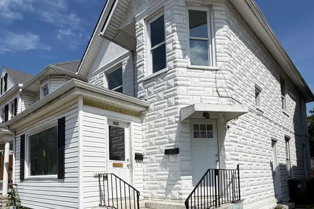 422 High St unit 2 – photo 1 of 15