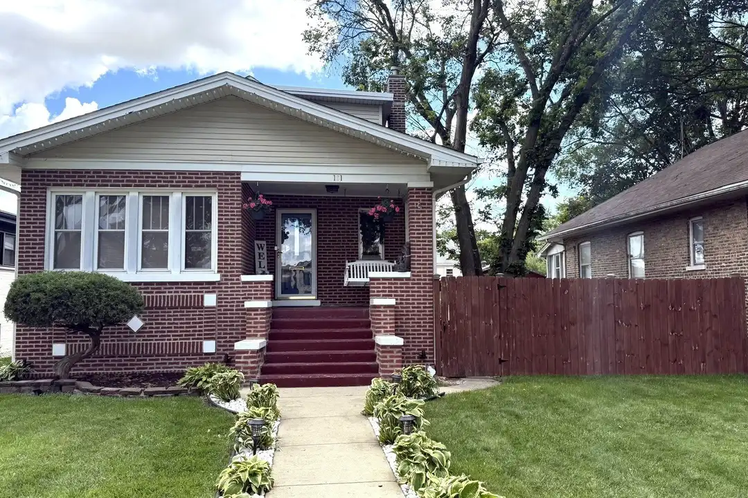 181 Rose St – photo 1 of 27