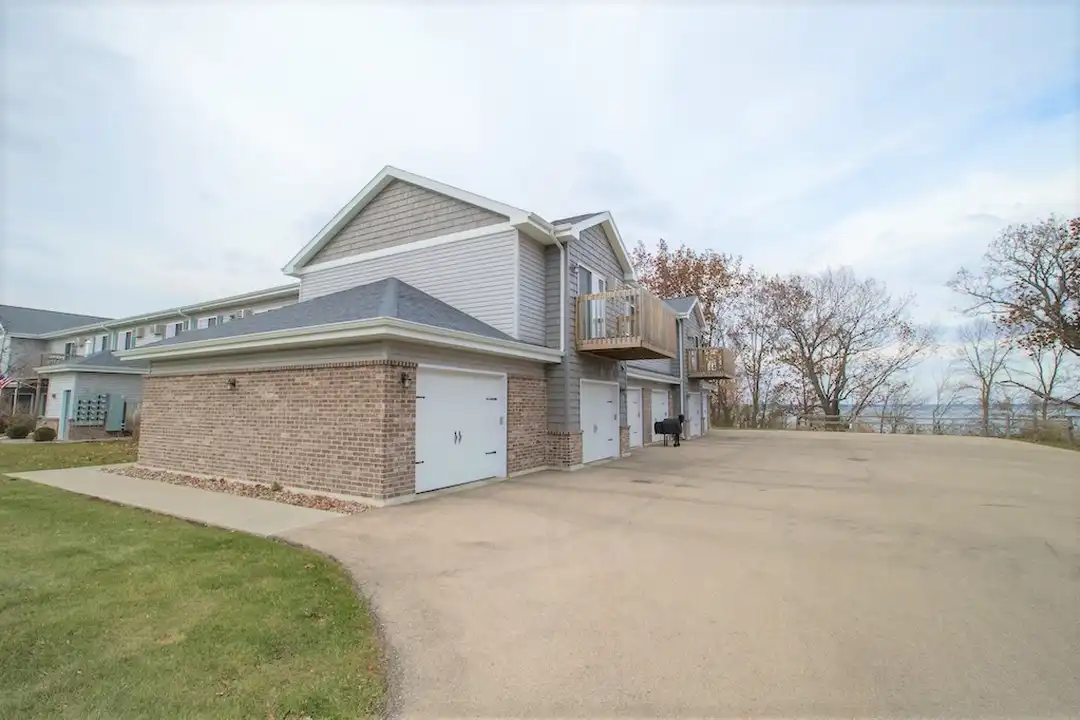 Apartment in Beaver Dam - View 4