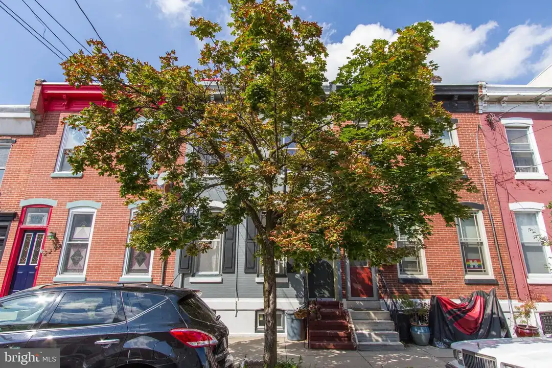 2207 Catharine St unit 2 - View 2