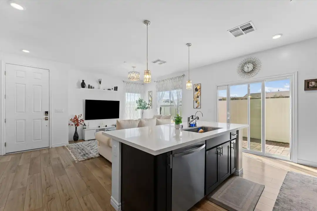 237 Callen Falls Ave - More