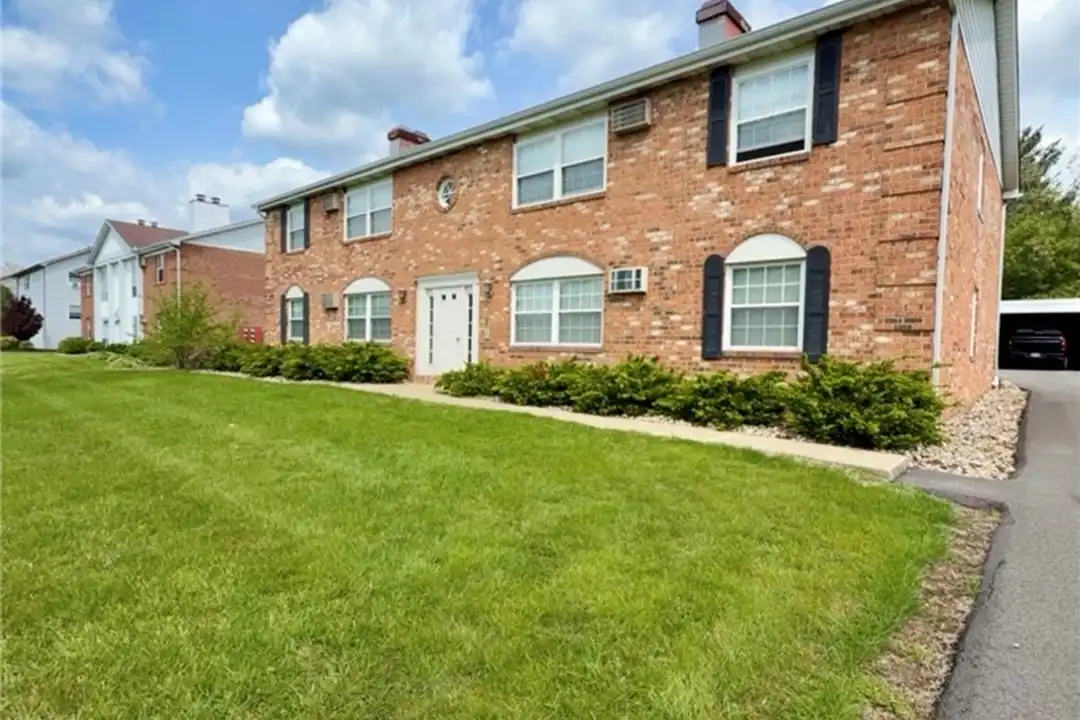 3718 Indian Run Dr unit 2 – photo 1 of 18
