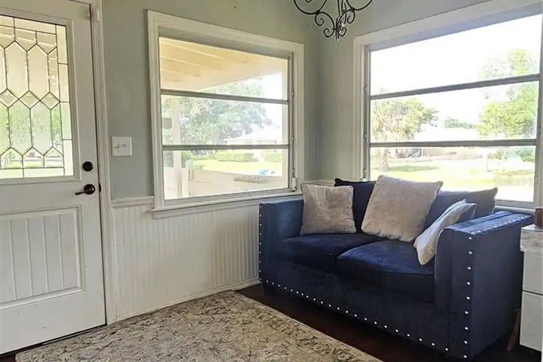 1001 E Gilchrist St - View 6