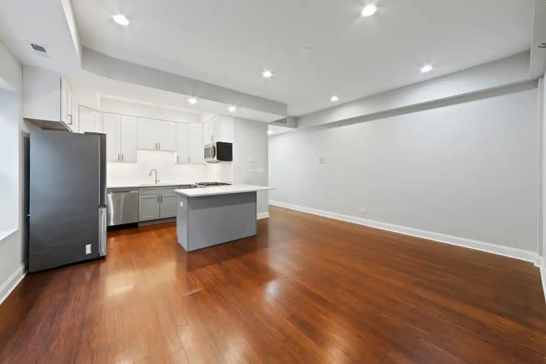 4637 N Dover St unit 2N - View 3