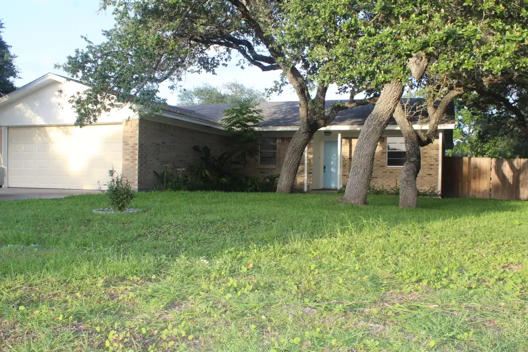 1414 N Live Oak St – photo 1