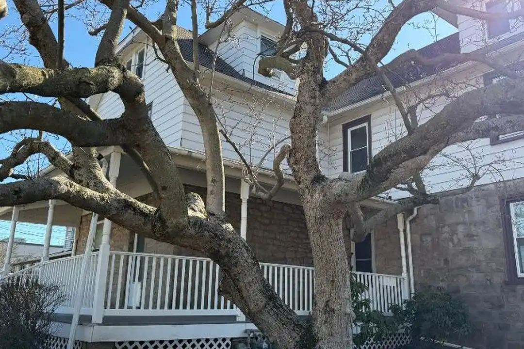 124 W Butler Pike – photo 1 of 44
