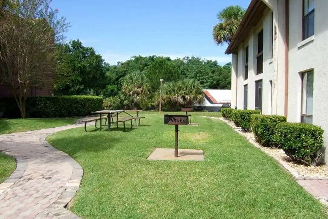 5736 S Texas Ave - More