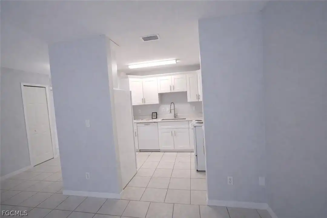 2903 Hightower Ave S - More