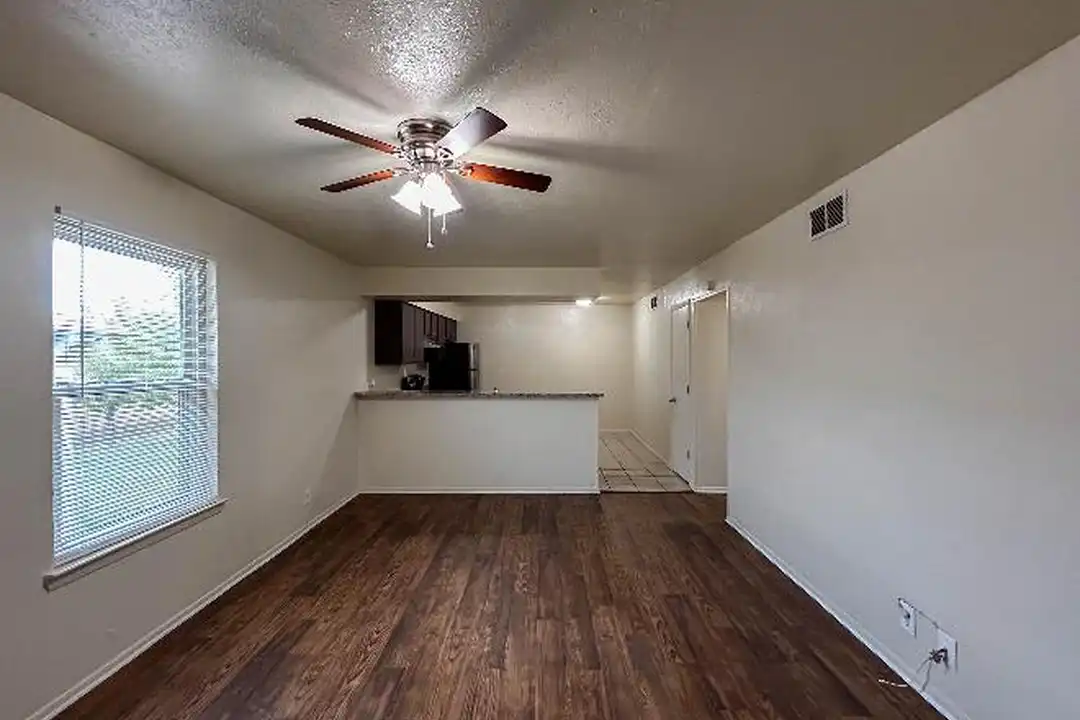 2512 W Hickory St - View 2