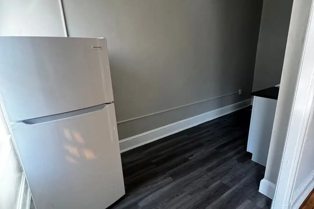 1321 Kenyon St NW unit 201 - View 3