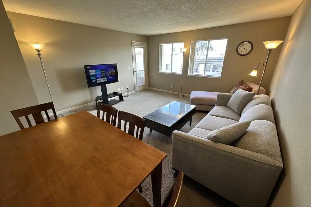 3440 Lebon Dr unit 4305 – pohled 2