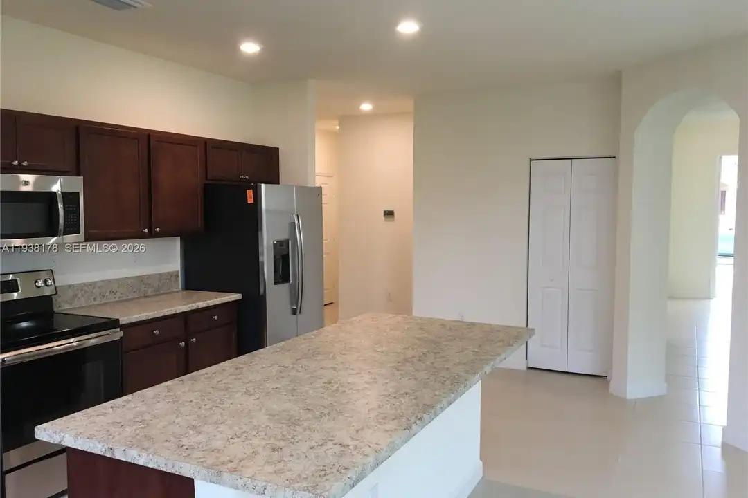 191 SE 35 Ave - More