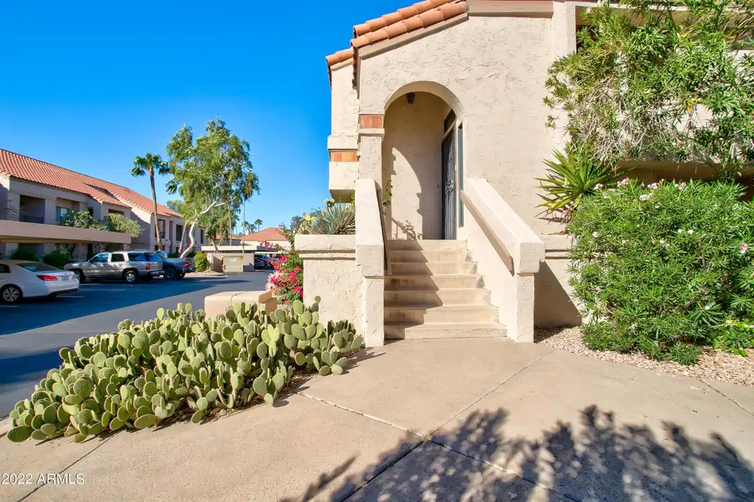 Apartment in Scottsdale - View 3