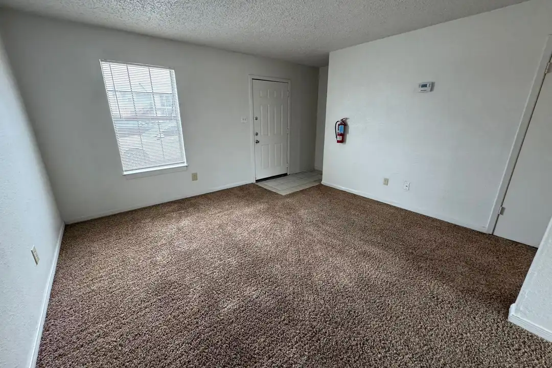 1006 Eastside Dr unit Apt D - View 2