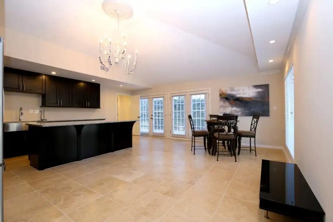 House in Houston - View 3