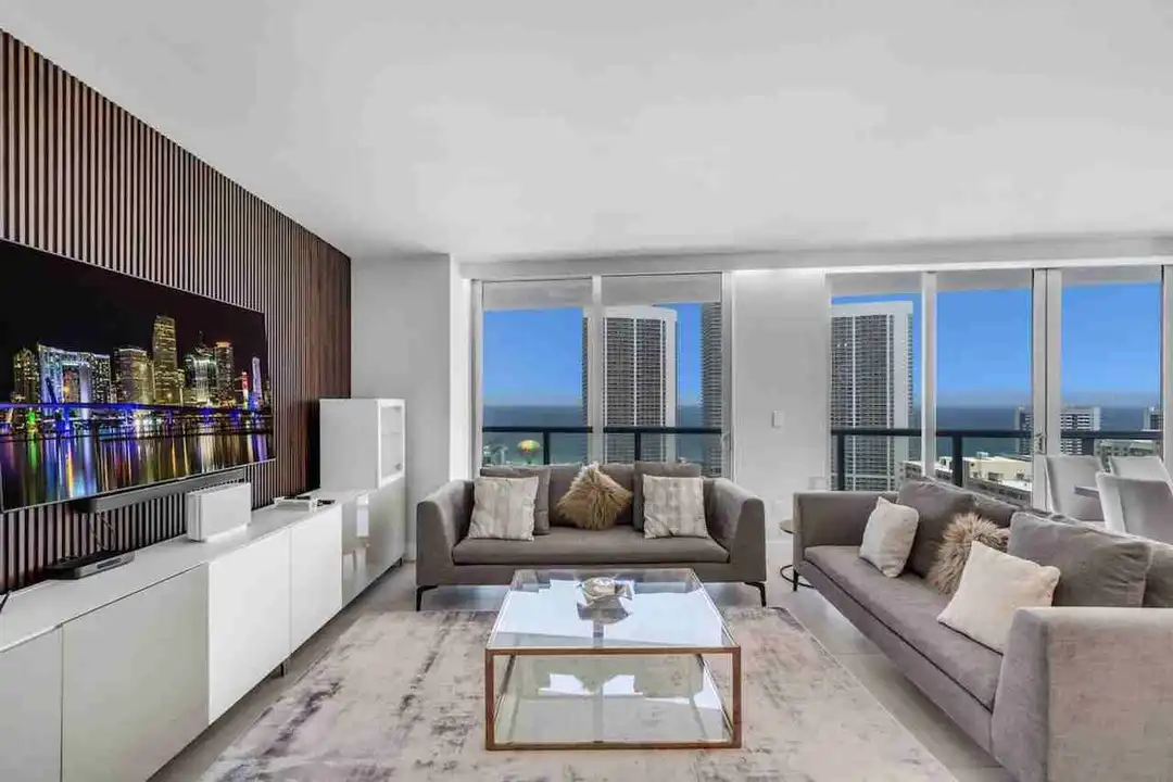 2600 E Hallandale Beach Blvd unit 1540469P - View 6