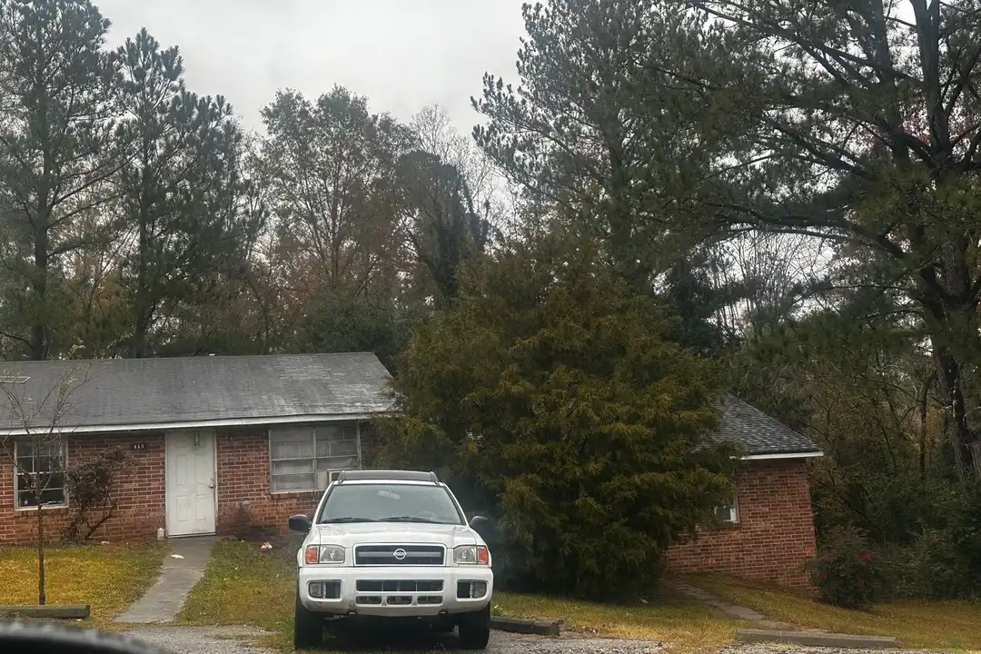 415 W Thomas Ct – photo 1 of 7