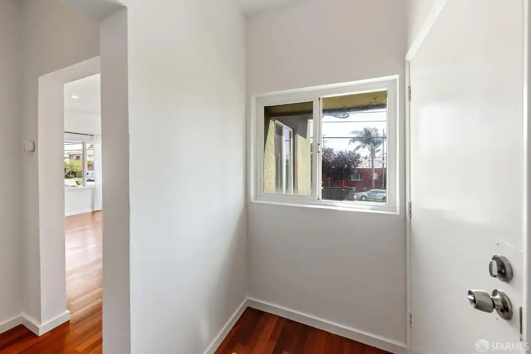906 40th St - View 4