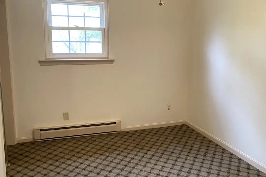 319 Lockridge Ln - View 6