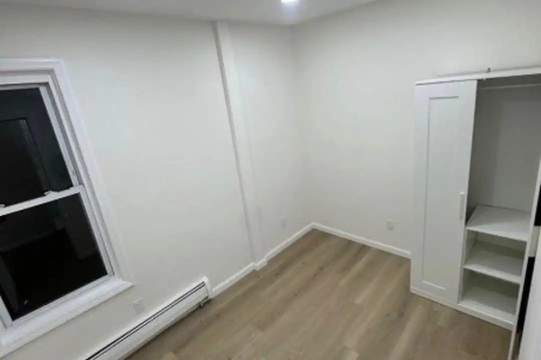7 Circle Ave #2 - View 4