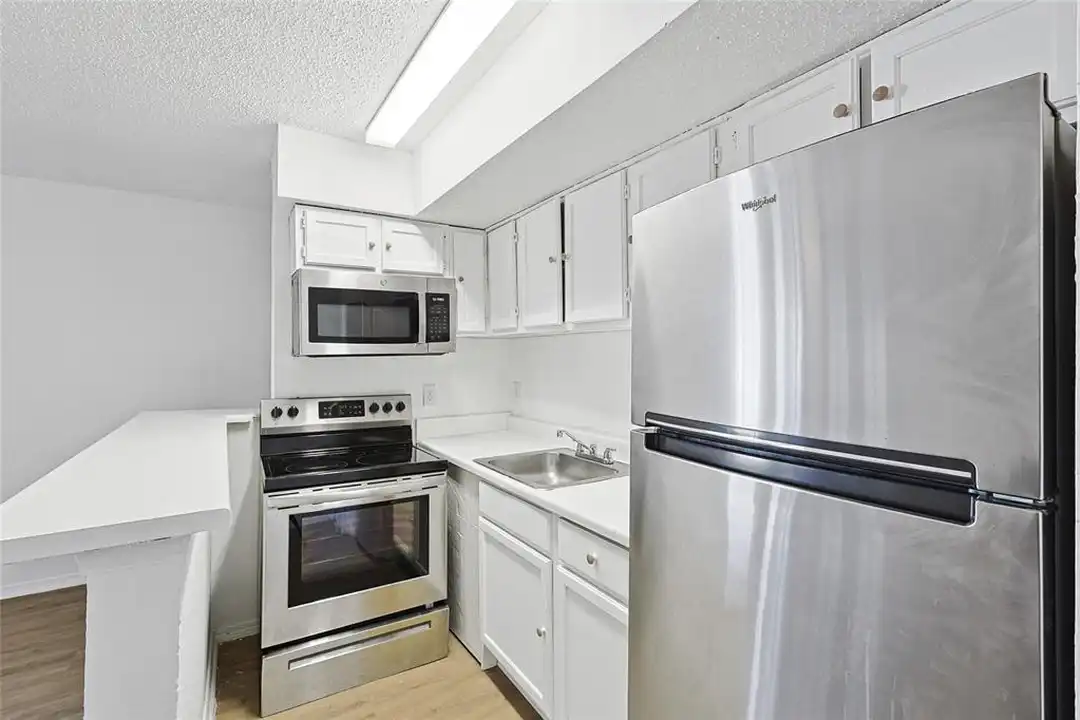 9839 Walnut St - View 4