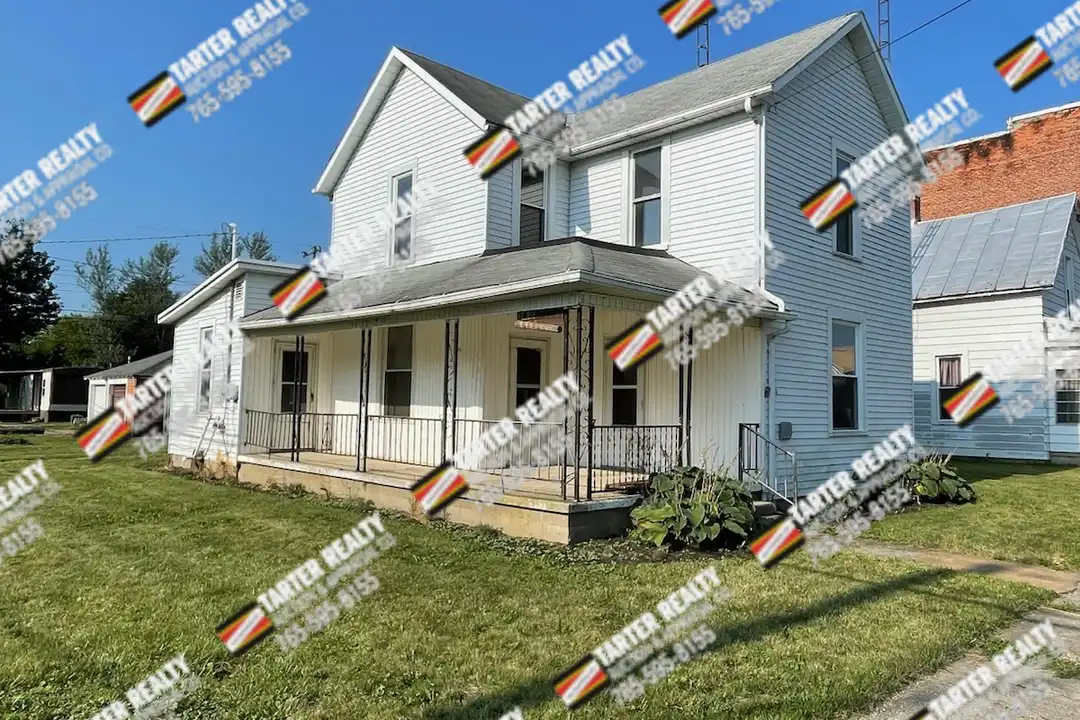 116 E Main St – photo 1 of 10
