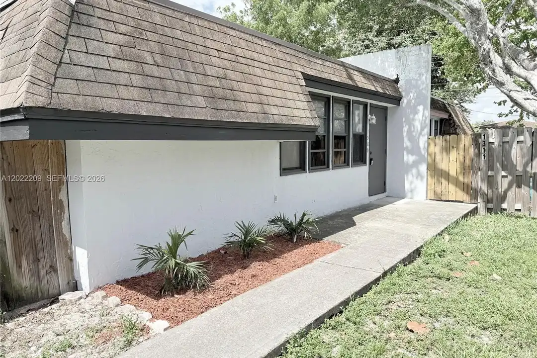 1309 NW 8th Ave - View 2