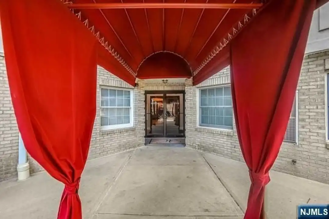 131 Clinton Pl #203 - View 2