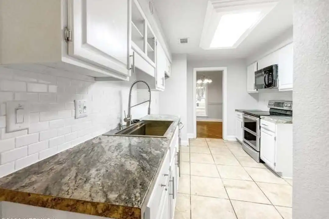 10635 Fox Squirrel Ln - More