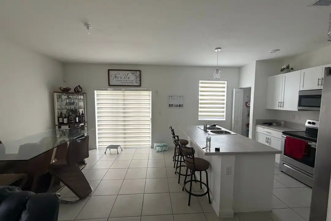 2605 SE 11th Ct unit LABS 2605 SE 11th Ct - 56278129176 - View 4