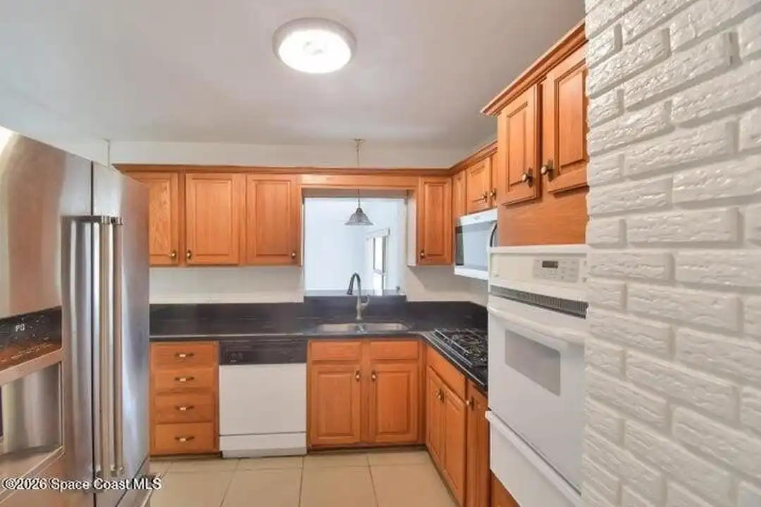 102 1st St - View 6