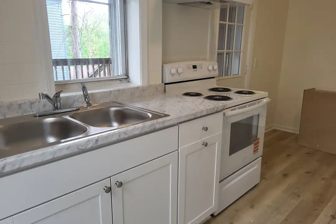 225 Park Ave unit Apt 3 – photo 1 of 13