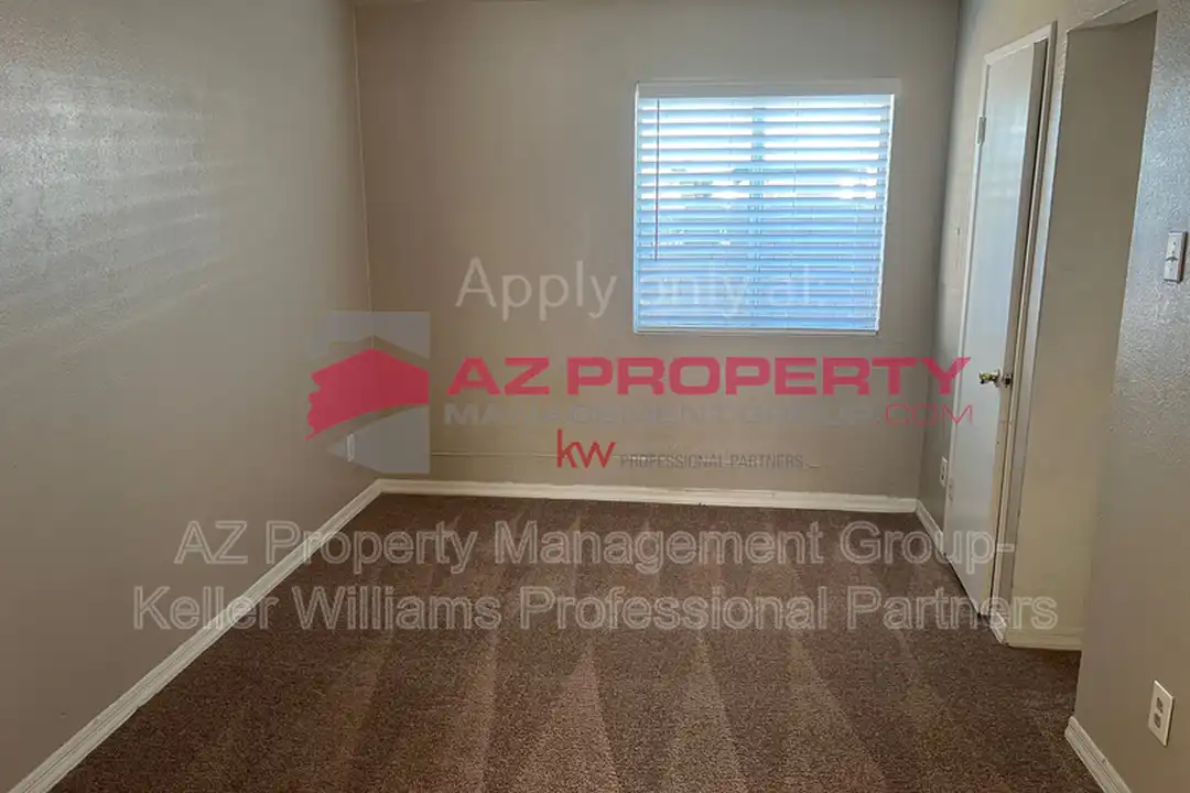 6738 N 55th Ave unit 4 - View 2