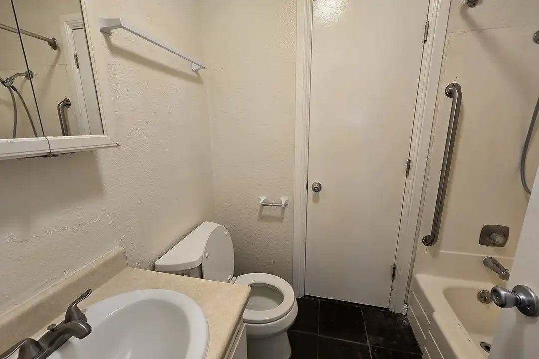 Echo Manor Apartments - More
